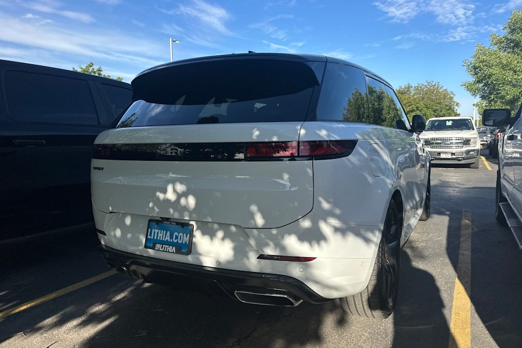 Thumbnail: 2024 Land Rover Range Rover Sport - 8