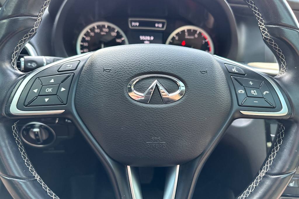 Thumbnail: 2017 INFINITI QX30 - 26