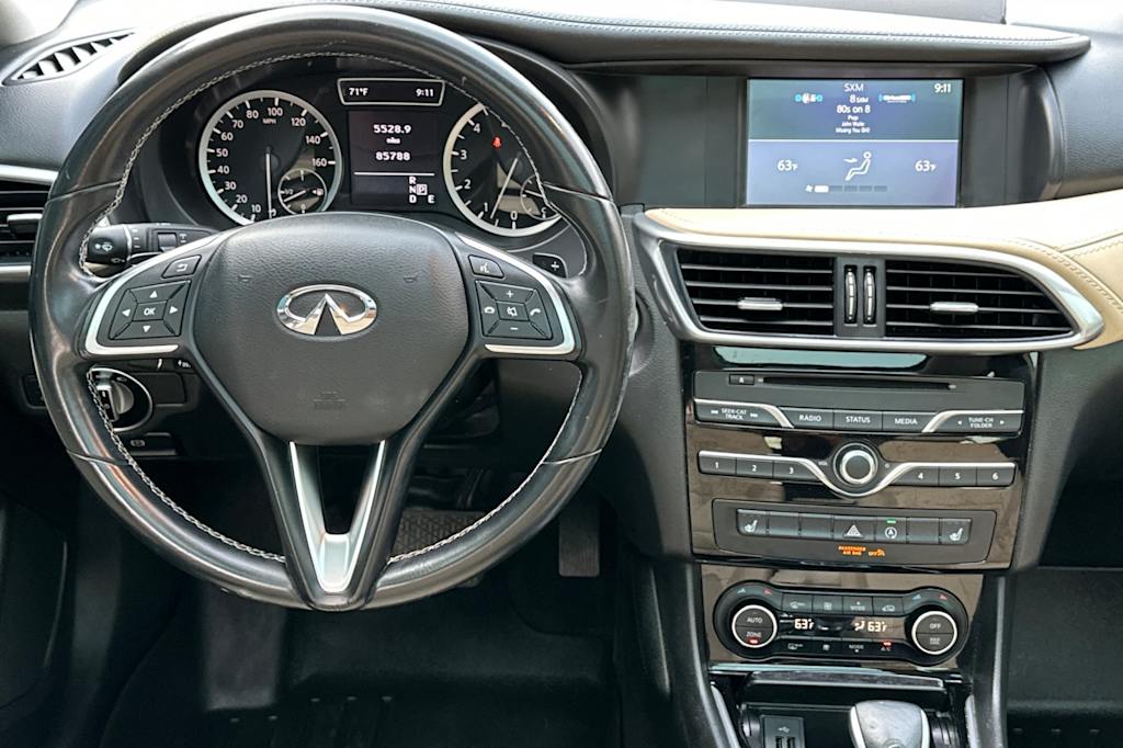 Thumbnail: 2017 INFINITI QX30 - 10