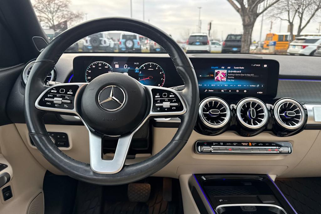 Thumbnail: 2023 Mercedes-Benz GLB - 10