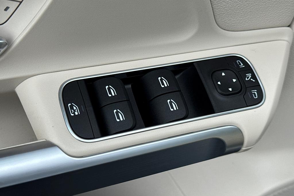 Thumbnail: 2023 Mercedes-Benz GLB - 20