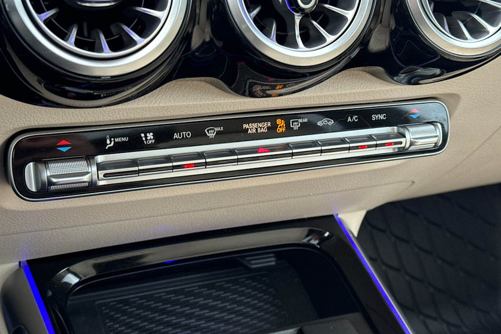 Thumbnail: 2023 Mercedes-Benz GLB - 24