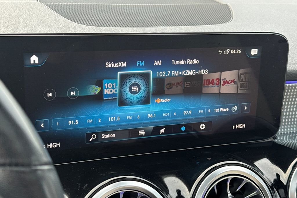 Thumbnail: 2023 Mercedes-Benz GLB - 12