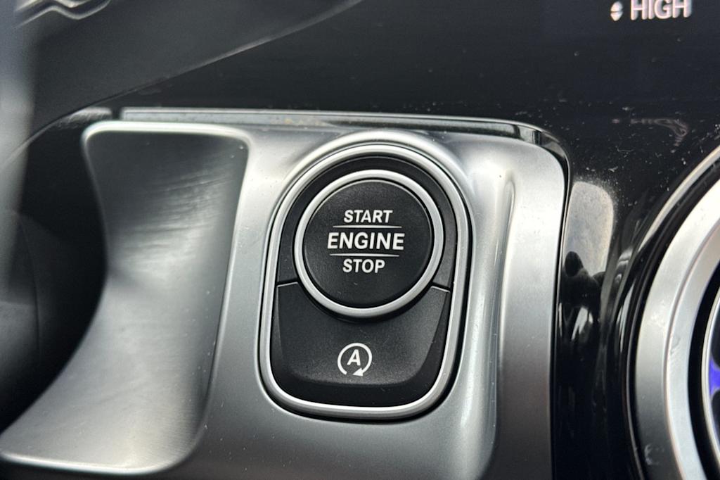 Thumbnail: 2023 Mercedes-Benz GLB - 25