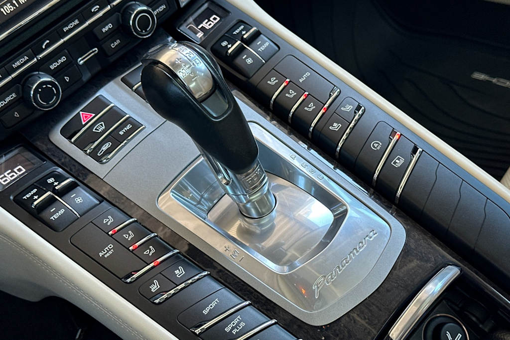 Thumbnail: 2014 Porsche Panamera - 24