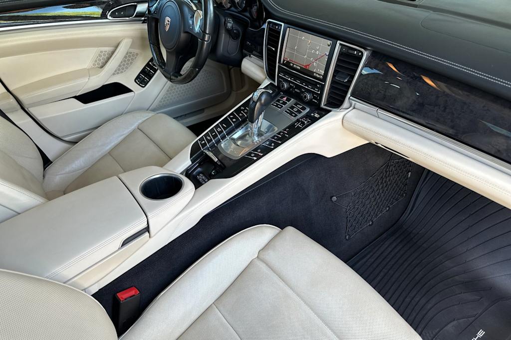 Thumbnail: 2014 Porsche Panamera - 12