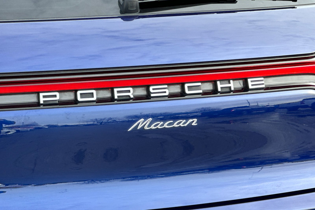 2022 Porsche Macan Base 7