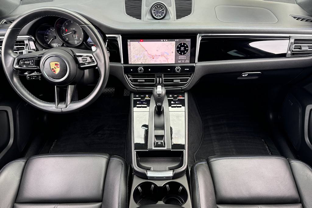 2022 Porsche Macan Base 2