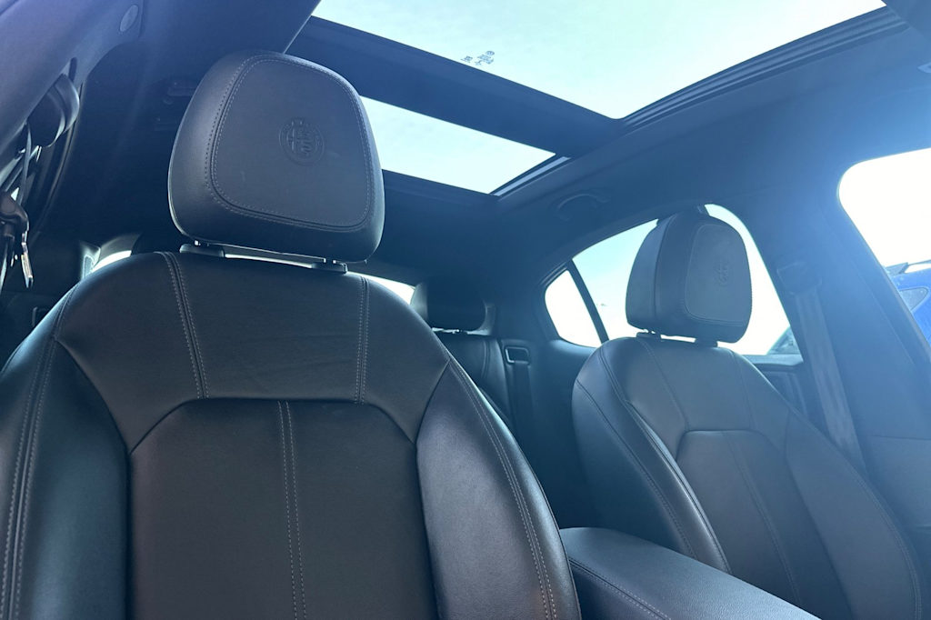 Thumbnail: 2022 Alfa Romeo Stelvio - 22