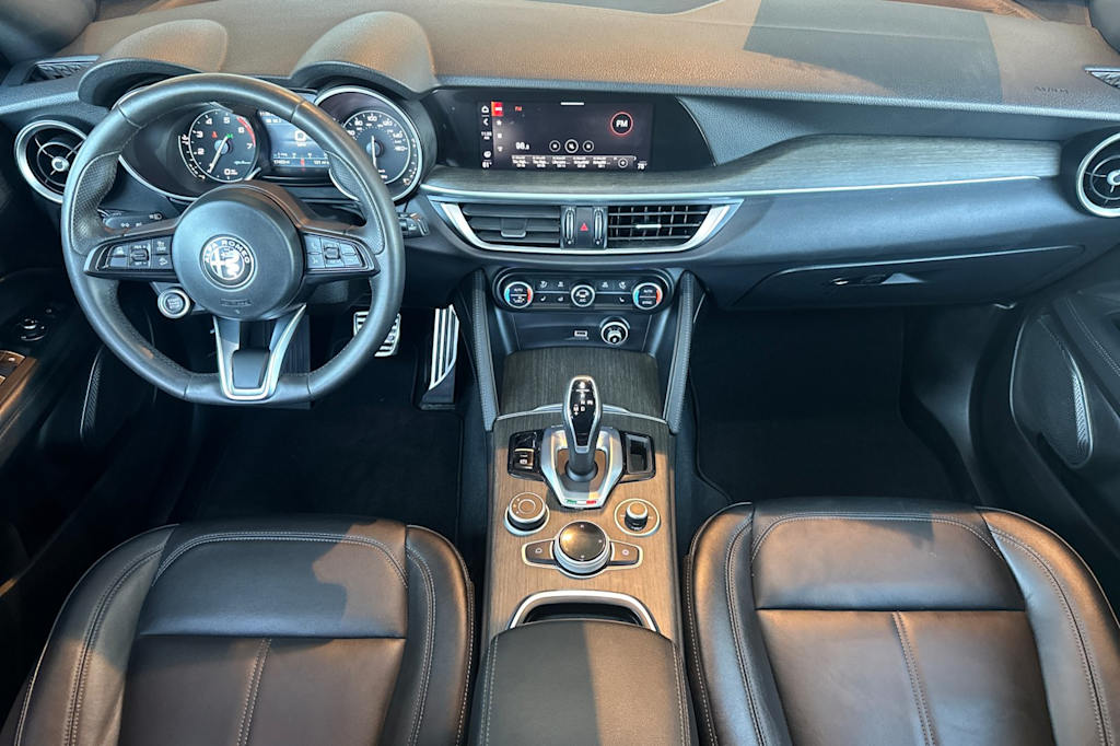 Thumbnail: 2022 Alfa Romeo Stelvio - 2