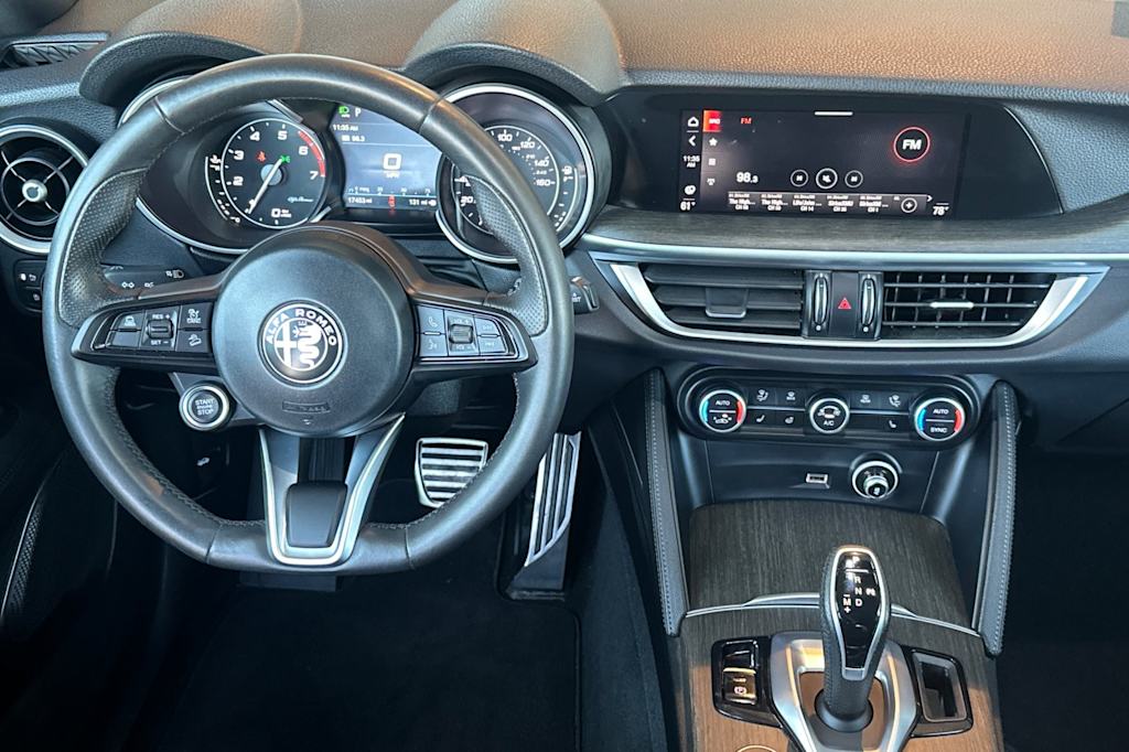 Thumbnail: 2022 Alfa Romeo Stelvio - 10