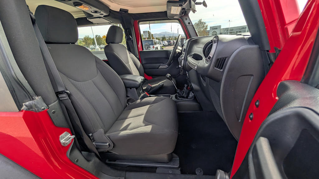 Thumbnail: 2015 Jeep Wrangler - 11