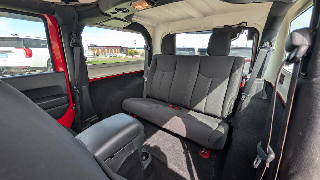 Thumbnail: 2015 Jeep Wrangler - 12