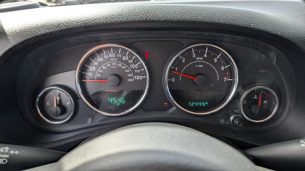 Thumbnail: 2015 Jeep Wrangler - 16