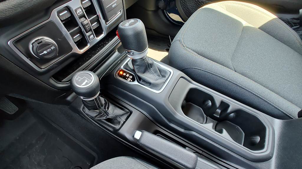 Thumbnail: 2025 Jeep Wrangler - 15