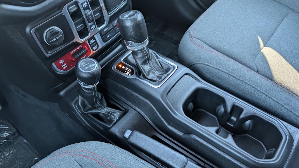 Thumbnail: 2024 Jeep Wrangler - 14