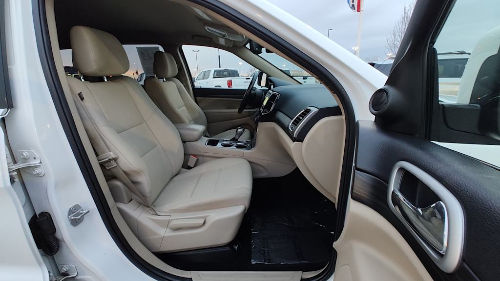 Thumbnail: 2022 Jeep Grand Cherokee - 12