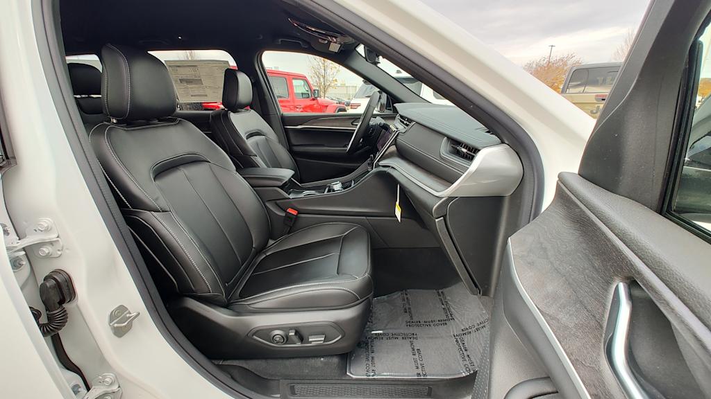 Thumbnail: 2025 Jeep Grand Cherokee - 12