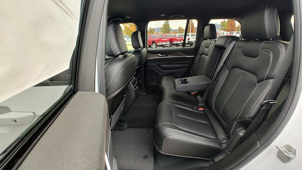 Thumbnail: 2025 Jeep Grand Cherokee - 21