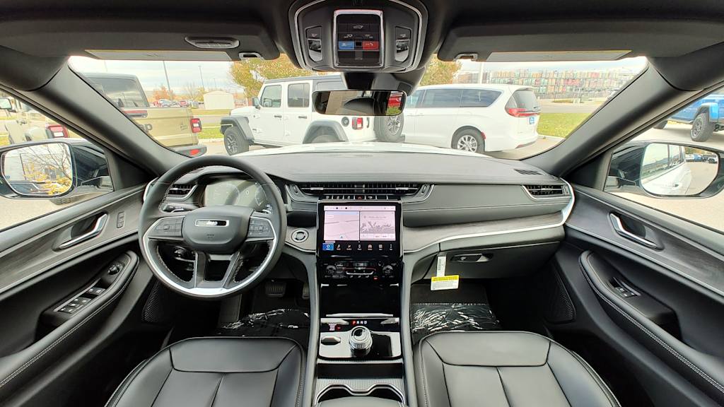 Thumbnail: 2025 Jeep Grand Cherokee - 10