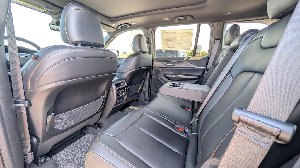 Thumbnail: 2026 Jeep Grand Cherokee - 12