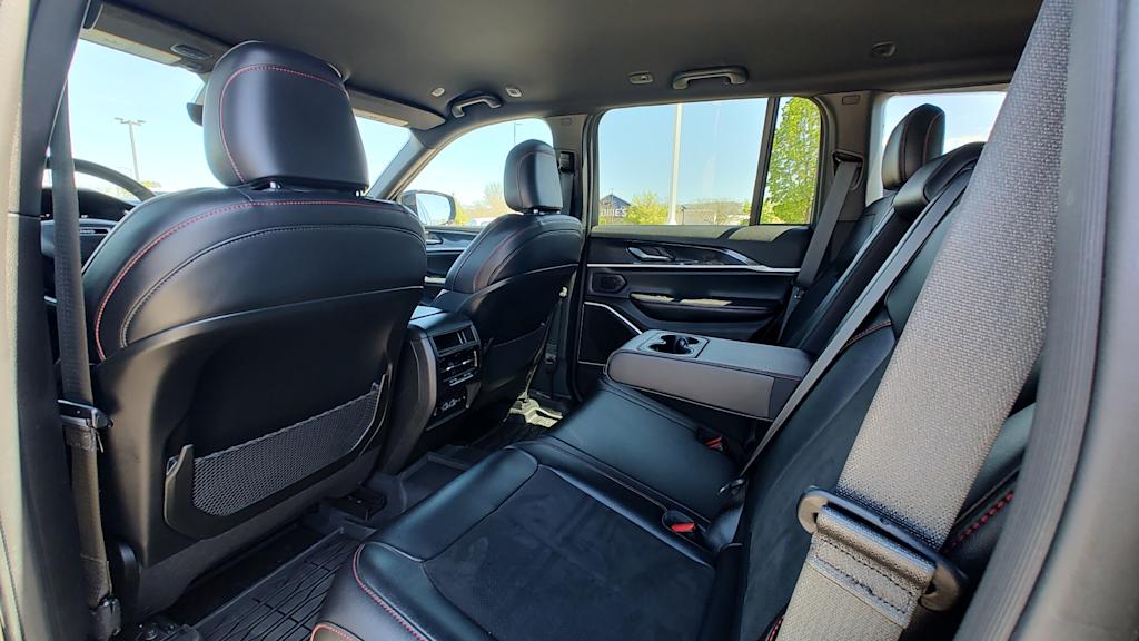 Thumbnail: 2022 Jeep Grand Cherokee - 12