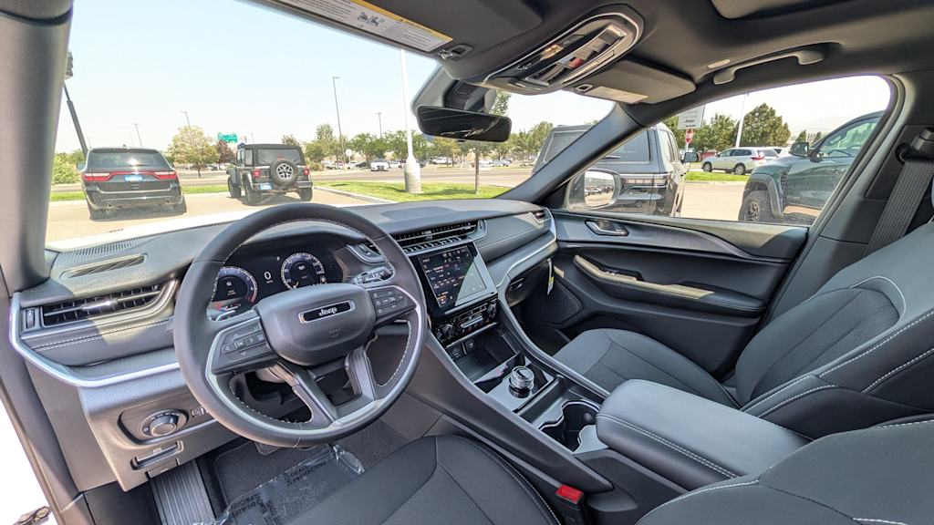 Thumbnail: 2026 Jeep Grand Cherokee L - 2