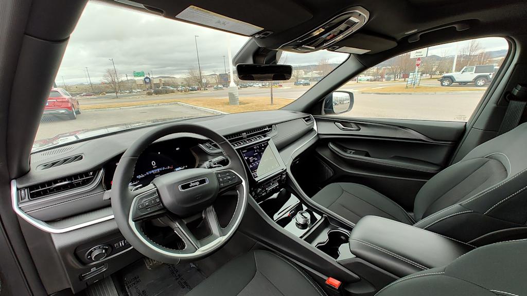 Thumbnail: 2025 Jeep Grand Cherokee L - 2