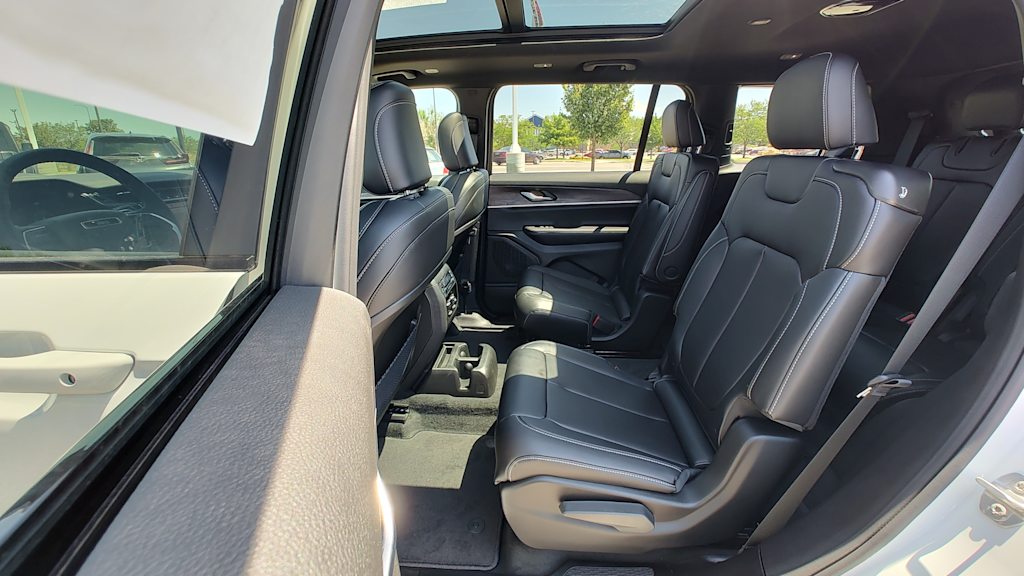 Thumbnail: 2025 Jeep Grand Cherokee L - 19