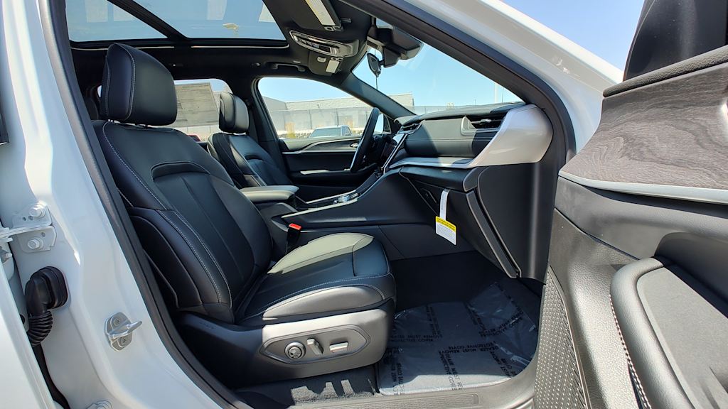 Thumbnail: 2025 Jeep Grand Cherokee L - 20