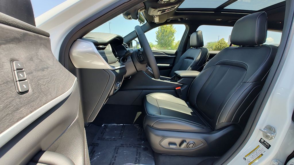 Thumbnail: 2025 Jeep Grand Cherokee L - 11