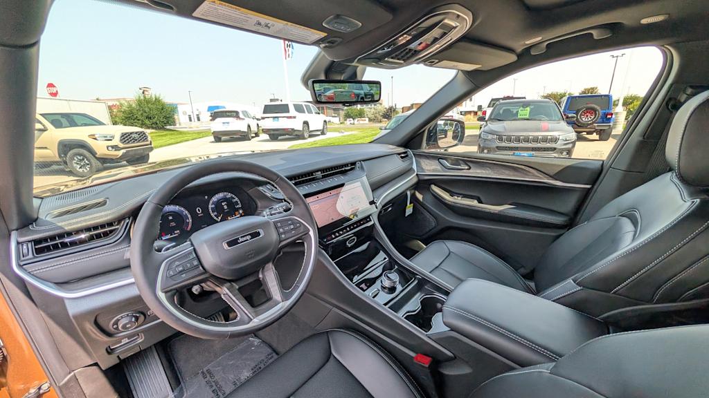 Thumbnail: 2026 Jeep Grand Cherokee L - 2