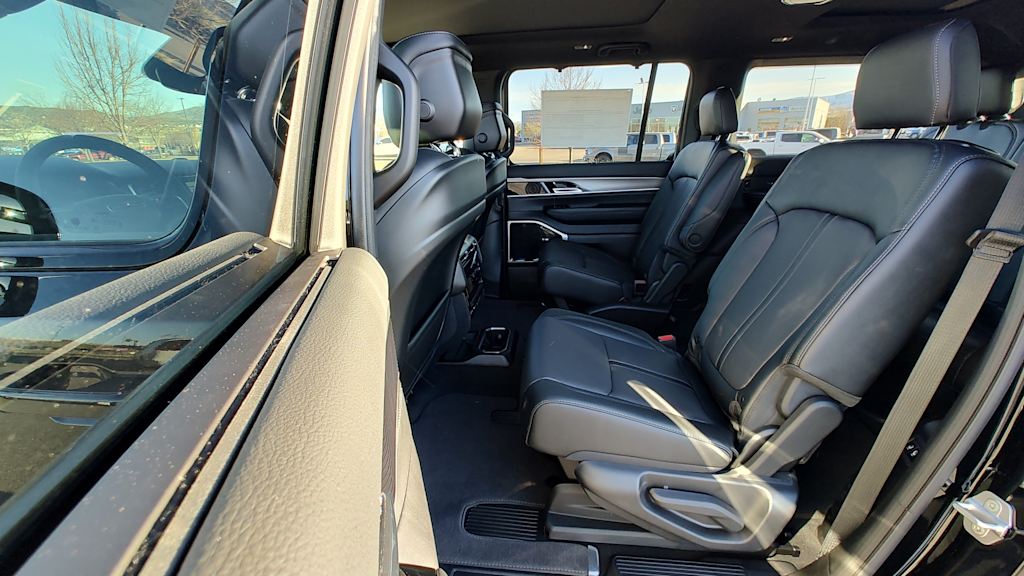 Thumbnail: 2026 Jeep Grand Wagoneer - 21