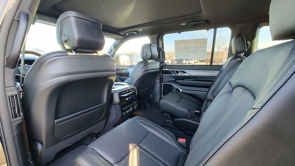 Thumbnail: 2026 Jeep Grand Wagoneer - 13