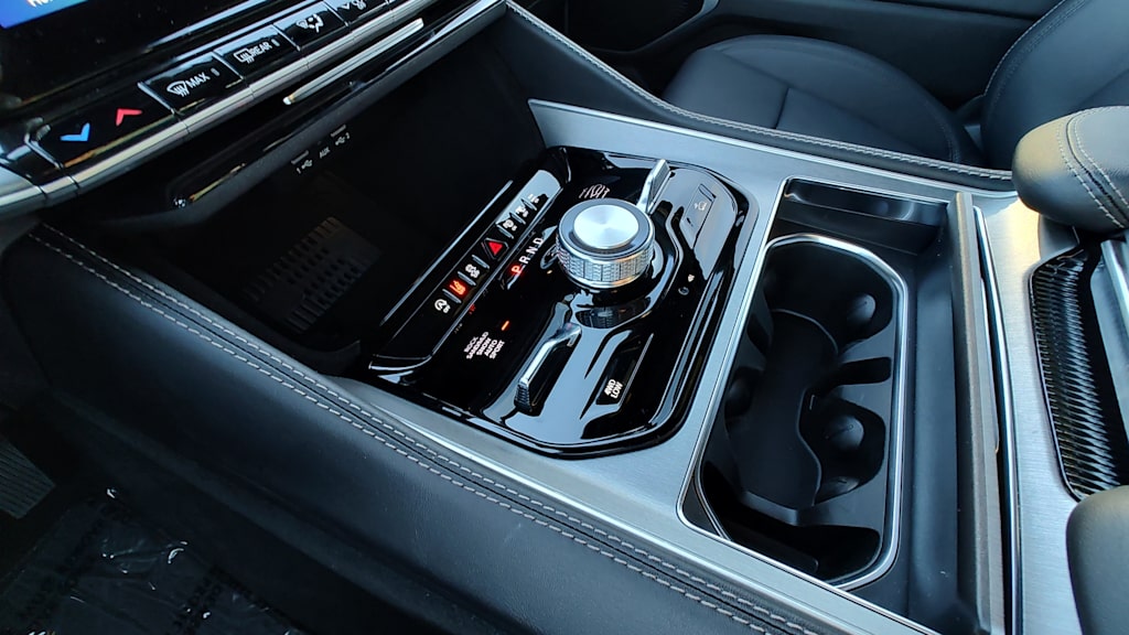 Thumbnail: 2026 Jeep Grand Wagoneer - 16