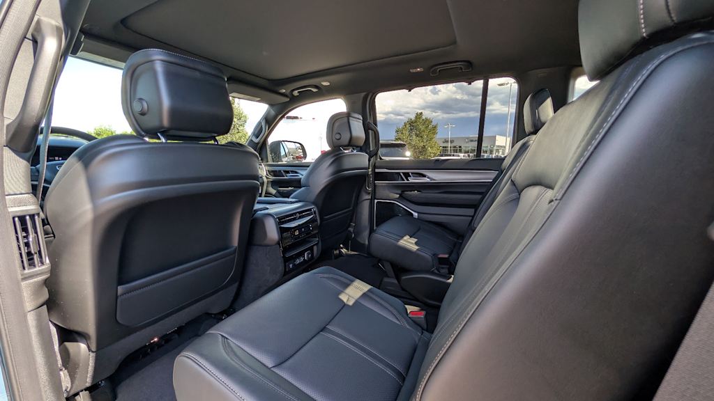 Thumbnail: 2026 Jeep Grand Wagoneer - 12