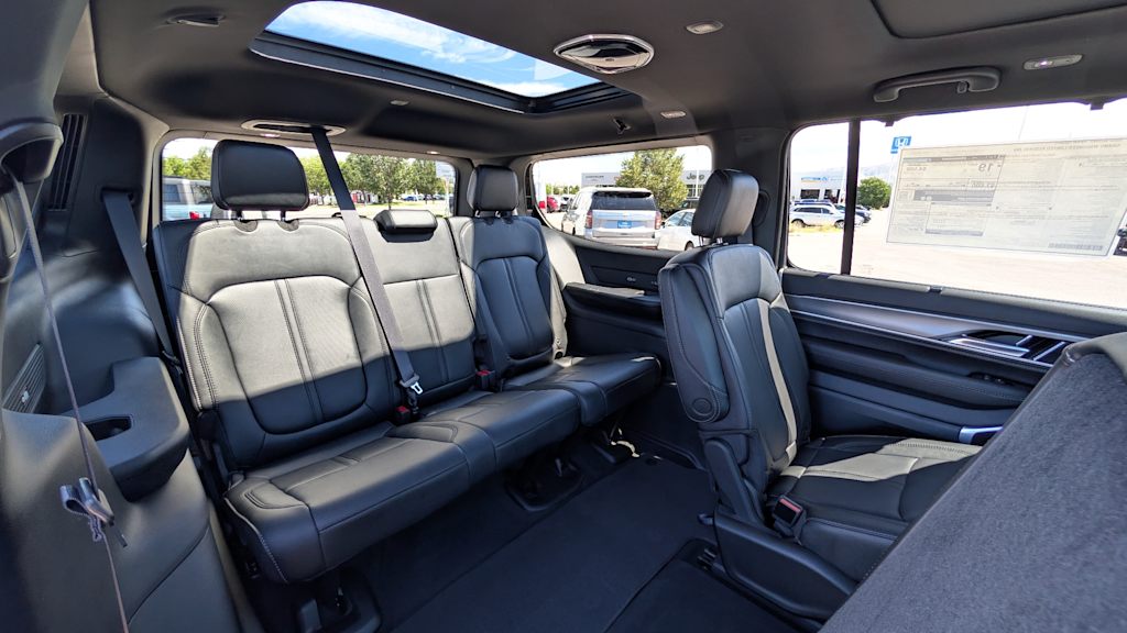 Thumbnail: 2026 Jeep Grand Wagoneer - 24