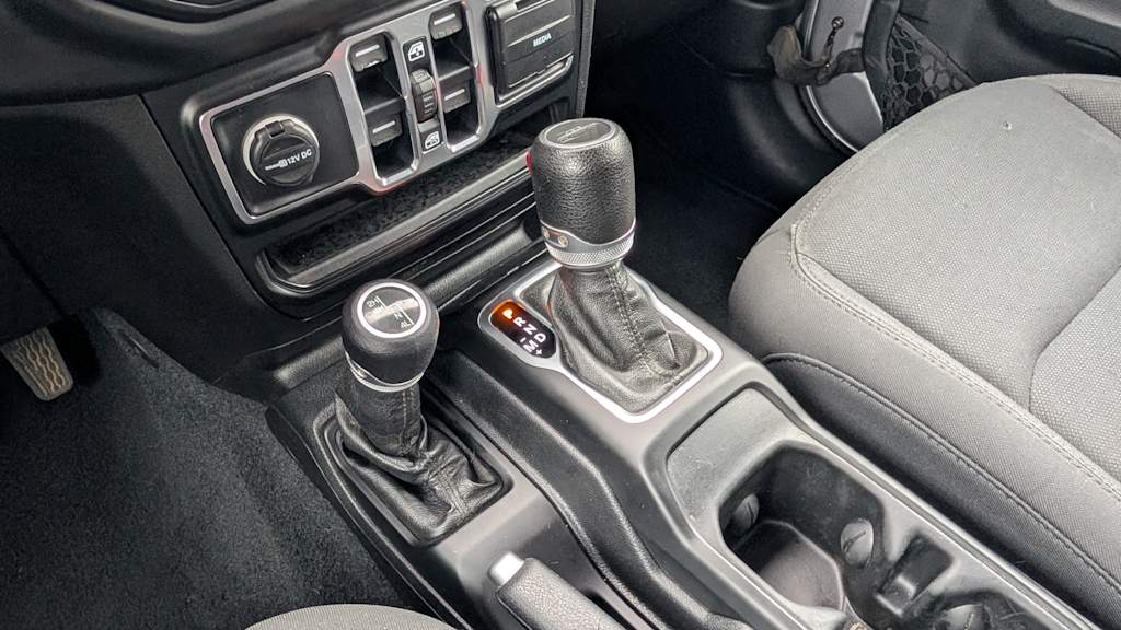 Thumbnail: 2020 Jeep Gladiator - 16