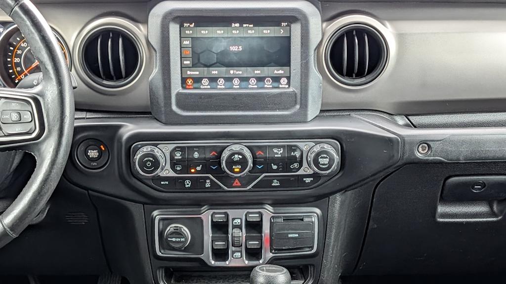 Thumbnail: 2020 Jeep Gladiator - 15