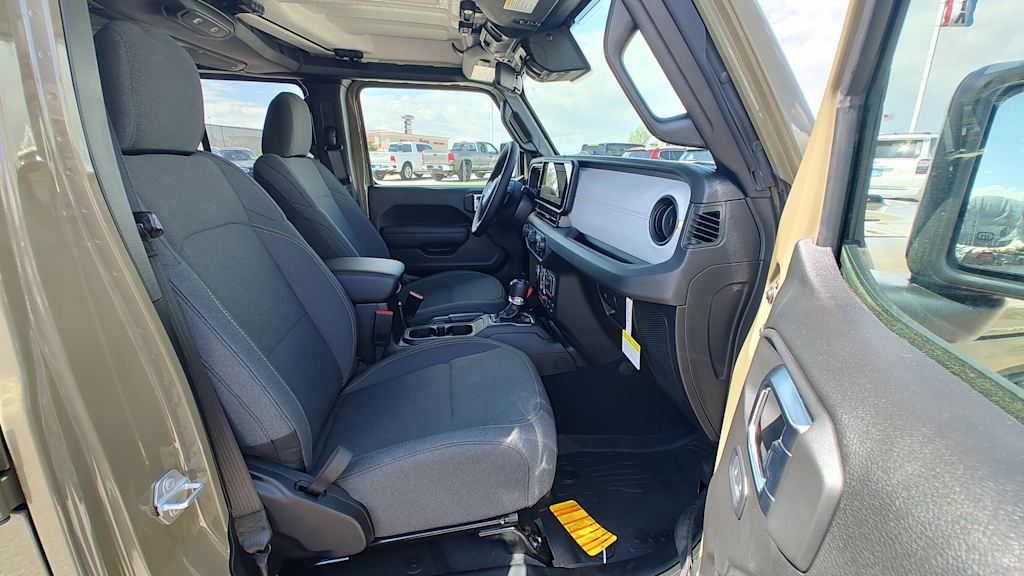 Thumbnail: 2025 Jeep Gladiator - 22