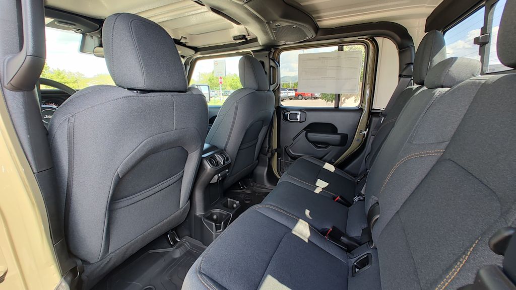 Thumbnail: 2025 Jeep Gladiator - 20