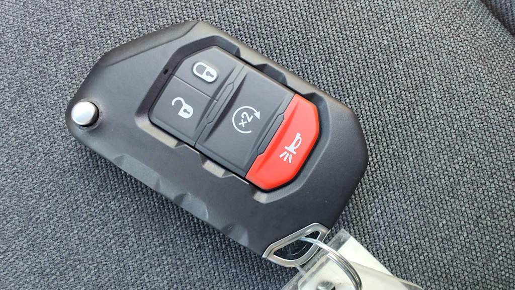 Thumbnail: 2025 Jeep Gladiator - 16