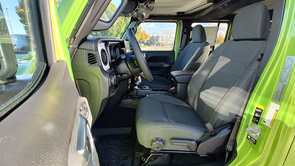 Thumbnail: 2025 Jeep Gladiator - 9