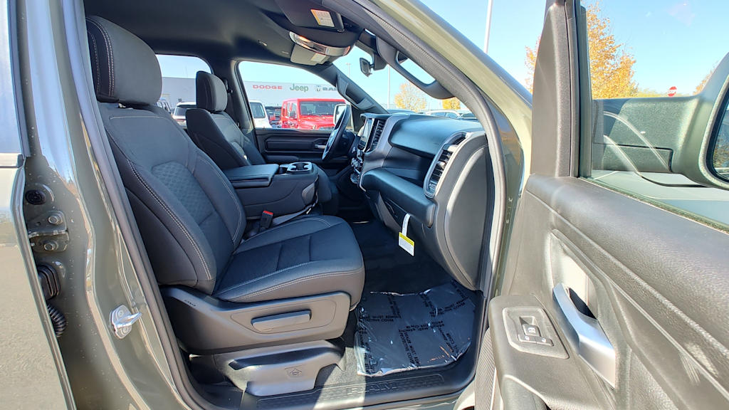 Thumbnail: 2026 RAM 1500 - 11
