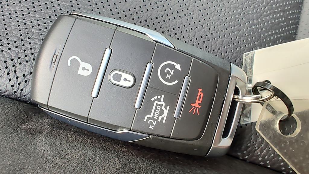 Thumbnail: 2026 RAM 1500 - 18