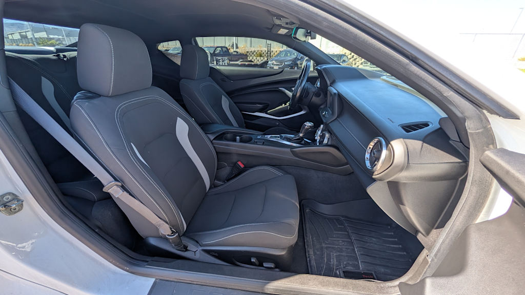Thumbnail: 2018 Chevrolet Camaro - 21