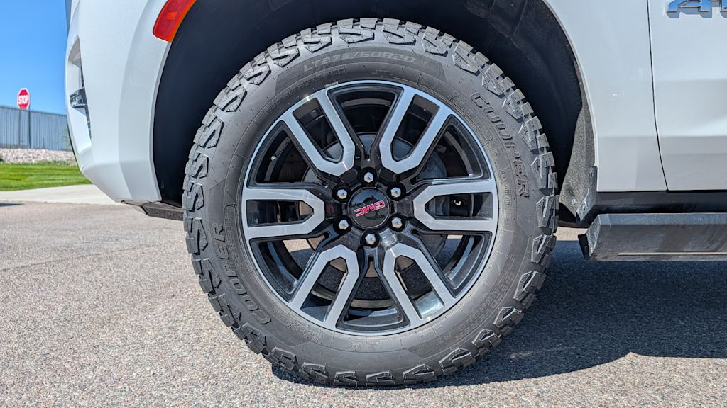 Thumbnail: 2024 GMC Yukon XL - 8