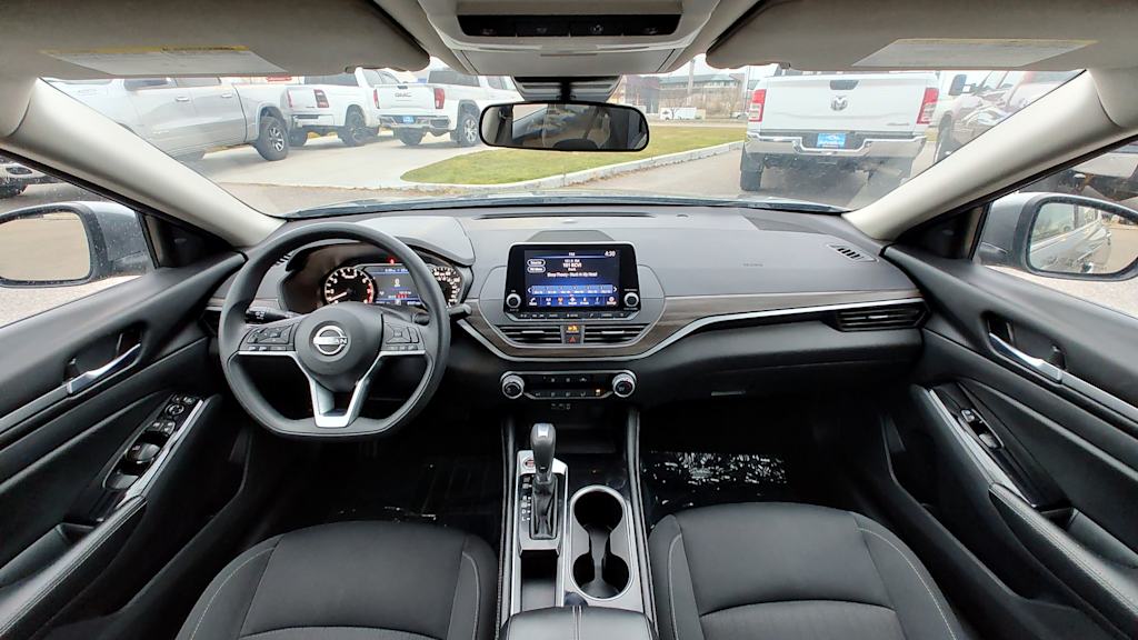 Thumbnail: 2023 Nissan Altima - 10