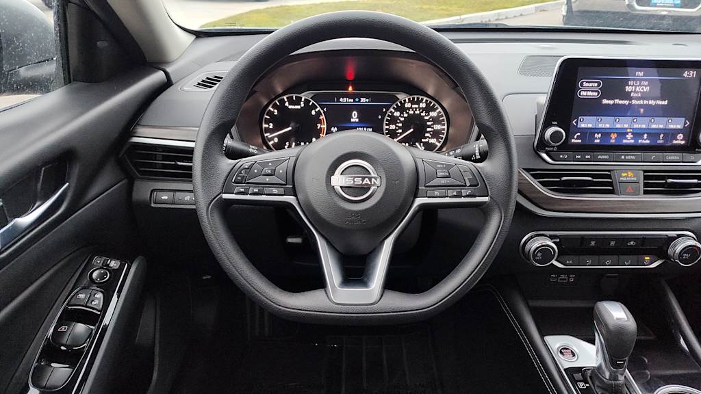 Thumbnail: 2023 Nissan Altima - 14