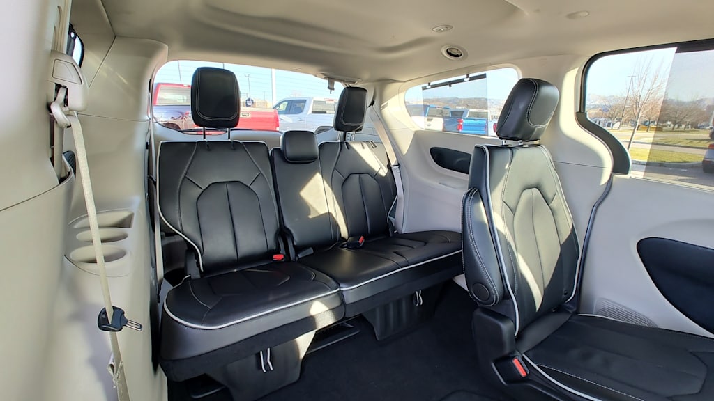 Thumbnail: 2024 Chrysler Pacifica - 23